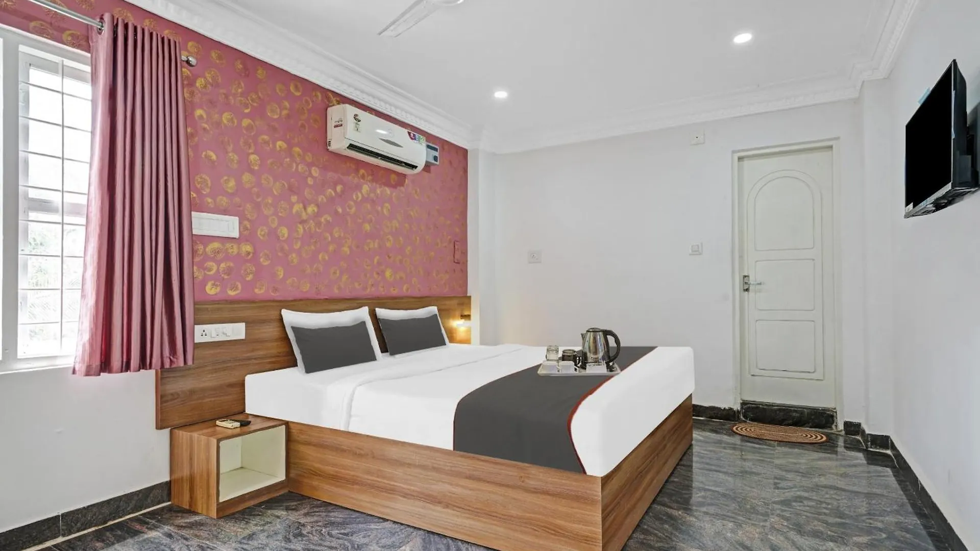 Capital O Rayan Plaza Hotel Kochi India