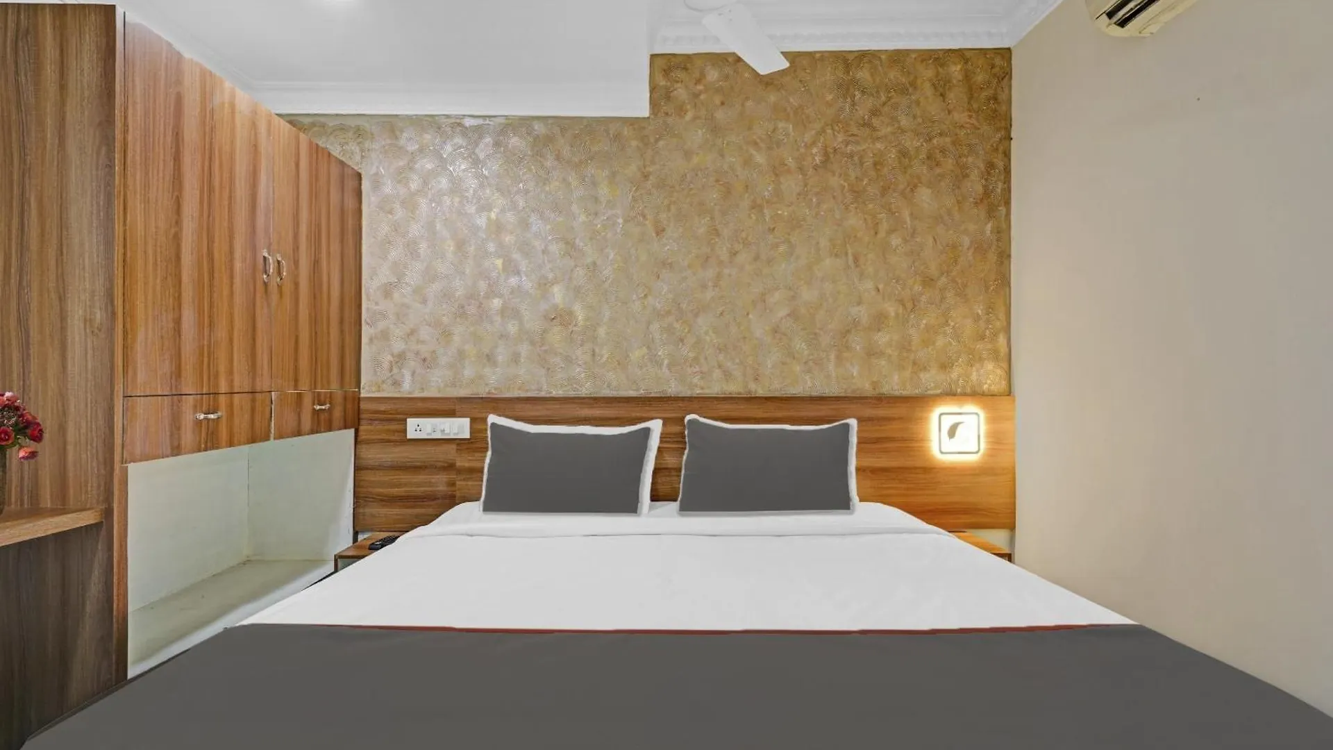 Capital O Rayan Plaza Hotel Kochi